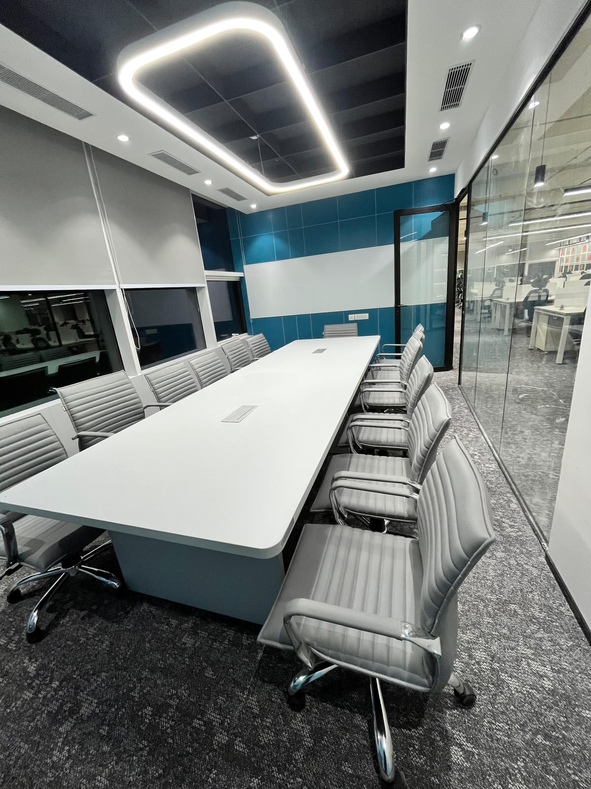 Ultragenic office interior by Global Green, view 3